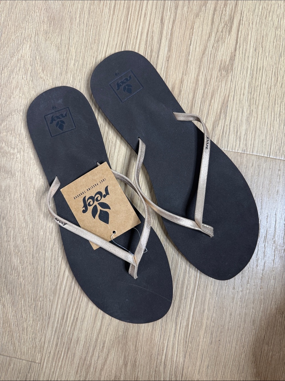 Reef Bliss Nights Sandals in Rose Gold and Black Size 10 NEW!